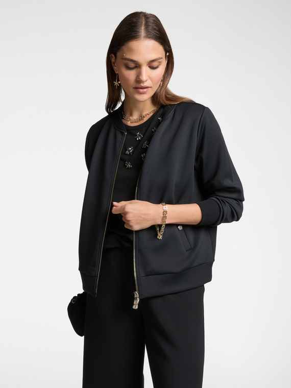 Sweatshirt with zip