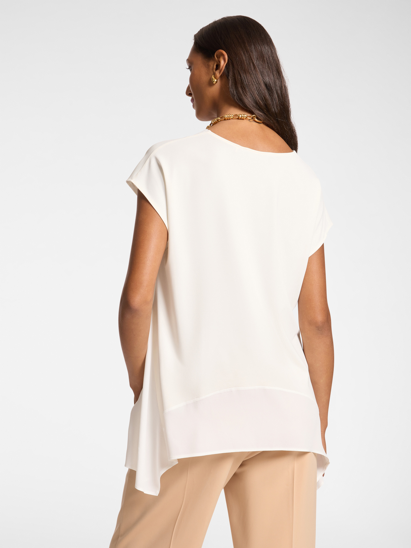 Langes T-Shirt mit Spitzen am Saum image number 1