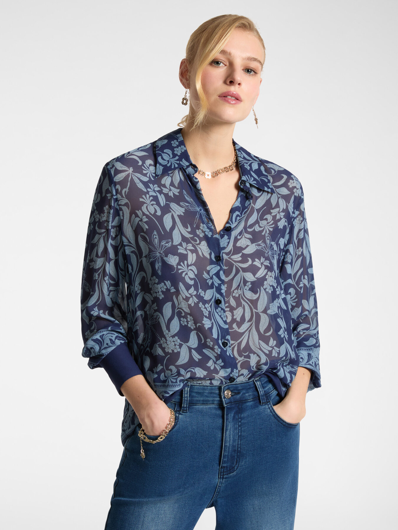 Camisa con estampado de follaje image number 0