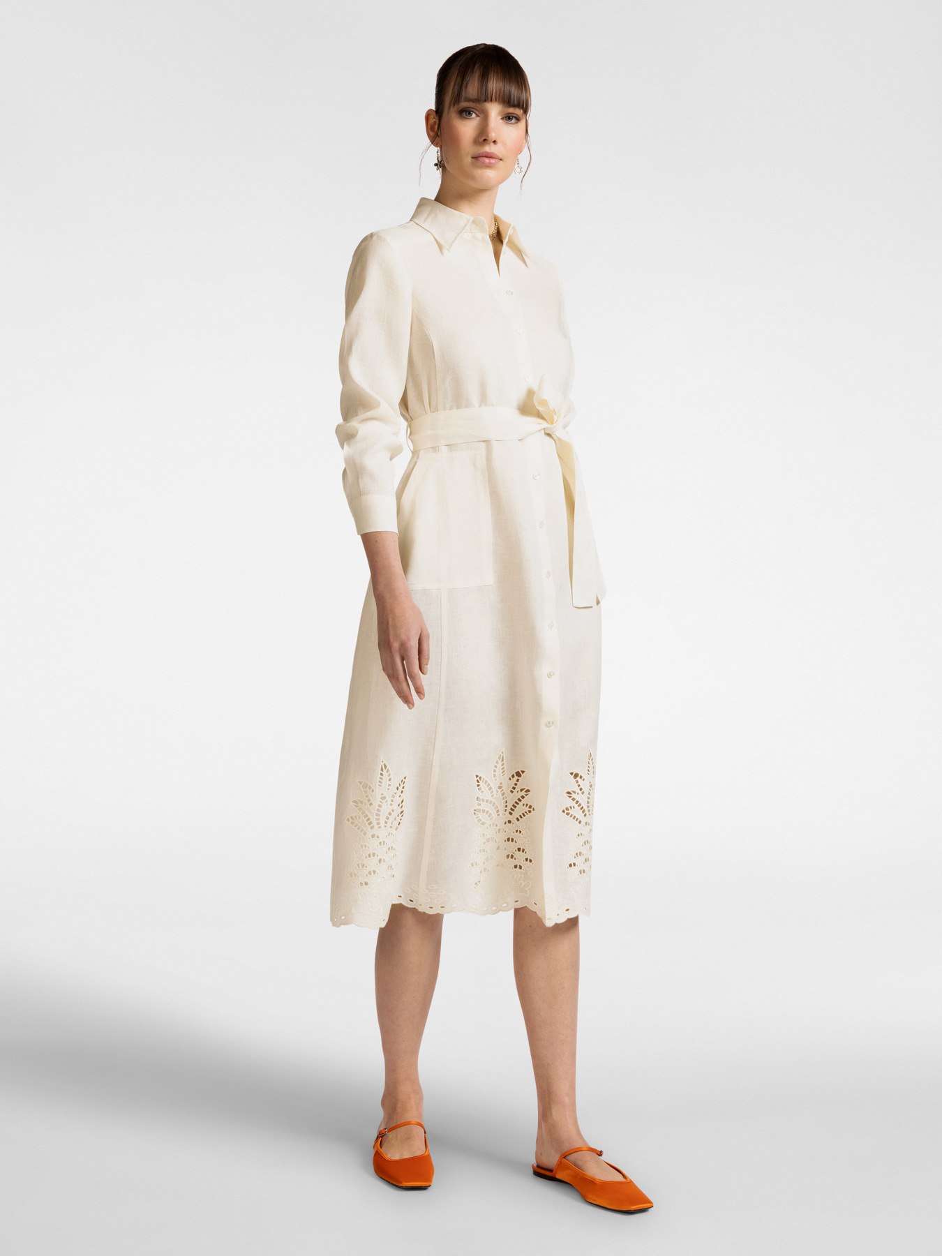 Robe en lin avec broderie dans le bas image number 0