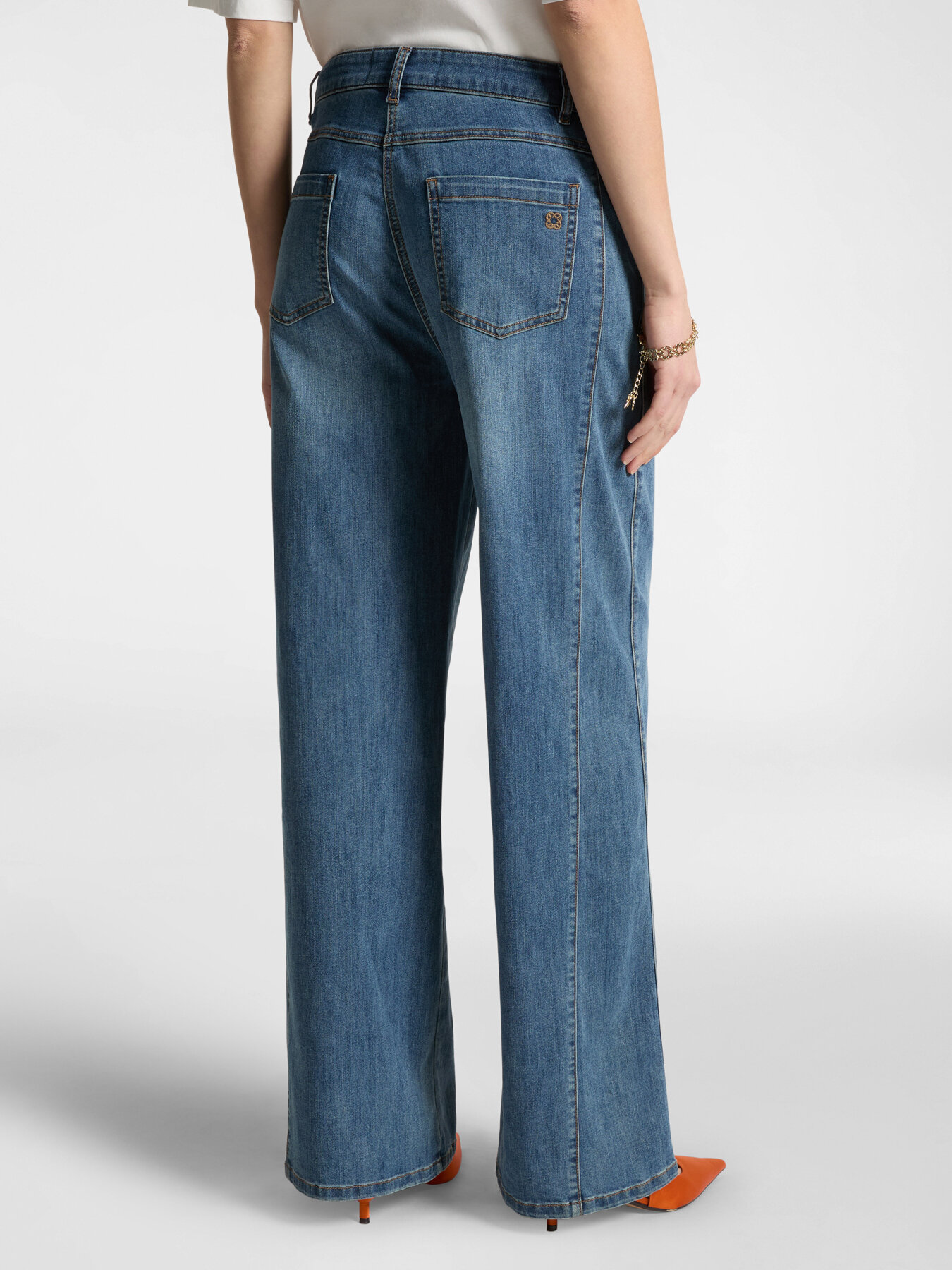 5 pocket wide leg jeans, "Wanda" image number 1