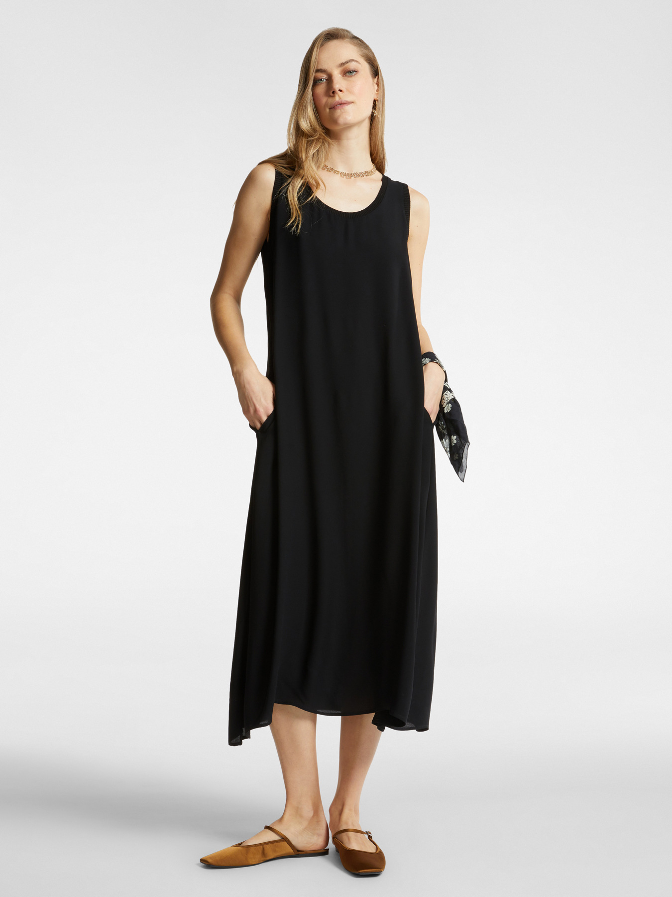 Langes Kleid mit gerippten Kanten image number 0